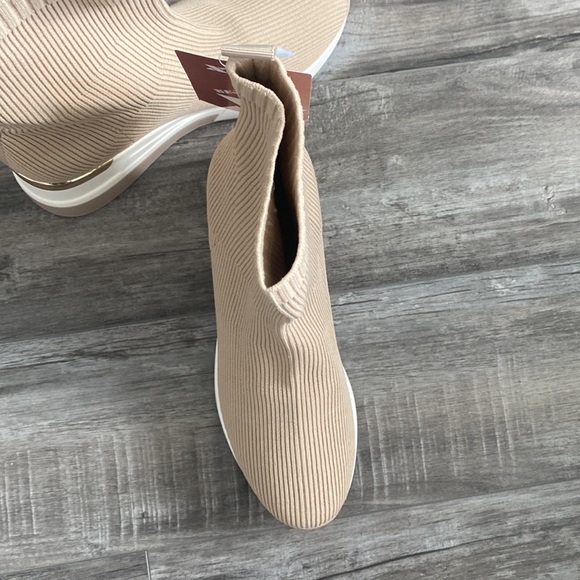 Sock sneakers size 37 or US size 6.5-7 - Picture 4 of 4